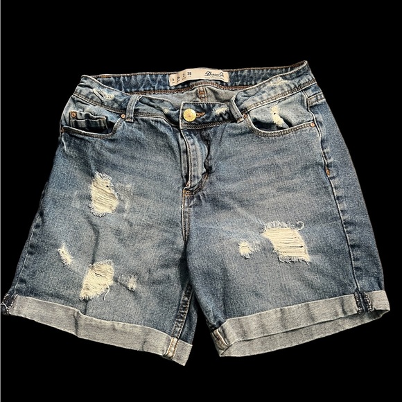 Denim & Co Distressed Jean Shorts- Size 2 - Picture 2 of 8